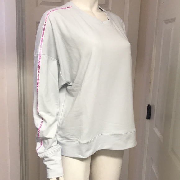 Under Armour Athletic/Athleisure L/S Top, NWT! - Picture 2 of 6